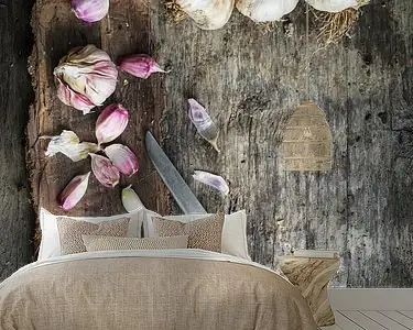 Knoflookbollen op boomschors 12506943 Darmowa dostawa