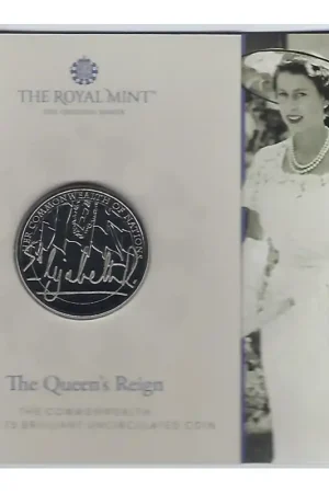 Szybka dostawa Groot Brittannië 2022 5 Pounds 'The Qeens Reign' Bu in blister