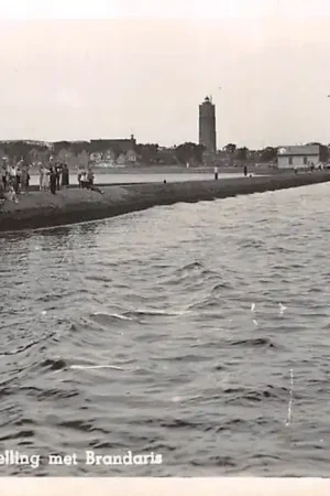 Oryginalny Gezicht op West - Terschelling met Brandaris Afscheid op de strekdam 1951 Vuurtoren Lighthouse HC61265