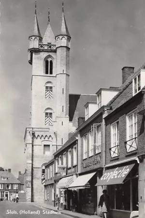 Sluis (ZL) Stadhuis en winkels 1960 Zeeuws-Vlaanderen HC61086 Zamów teraz