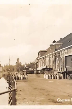 Tani Giessen-Nieuwkerk Zuivelfabriek 1951 Giessenburg Molenlanden Alblasserwaard 1951 HC60575