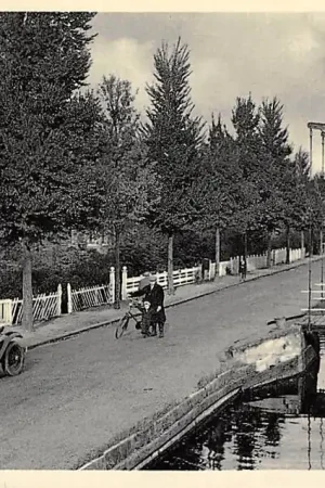 Boskoop Rozenlaan met auto 1935 HC60299 Oryginalny