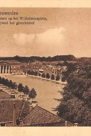 Autentyczny Leeuwarden Panorama vanaf de Beurs op het Wilhelminaplein op de achtergrond het gerechtshof 1926 HC60211