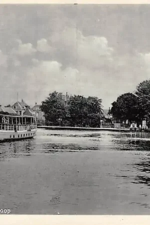 Boskoop Rivier de Gouwe met stoomschip naar Gouda Binnenvaart schepen HC59992 Darmowa dostawa