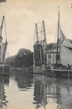 Alphen aan den Rijn Brug over den Rijn met binnenvaart schip HC59958 Bezpieczna płatność