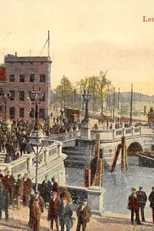 Rotterdam Leuvebrug met volk en binnenvaart schepen HC59916 Wyprzedaż