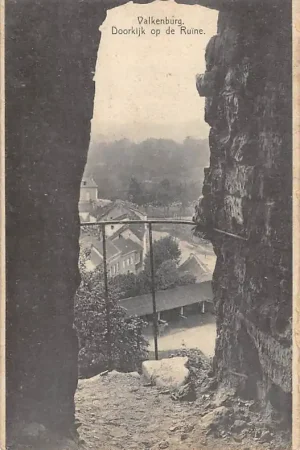 Valkenburg (LB) Kasteel Doorkijk op de Ruïne Limburg HC59636 Wyprzedaż