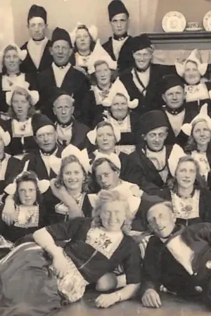 Volendam Fotokaart Groepsfoto in klederdracht Vintage Fotograaf S. Tol Volendam Vintage HC59551 Najlepsza cena