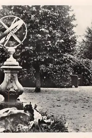 Esbeek (NB) Zonnewijzer in het Park Vacantieverblijf Rustoord Landgoed \\ Rabat