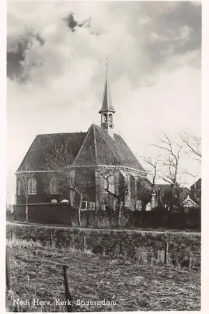 Spaarndam Ned. Hervormde Kerk met begraafplaats 1950 Haarlem HC59197 Rabat