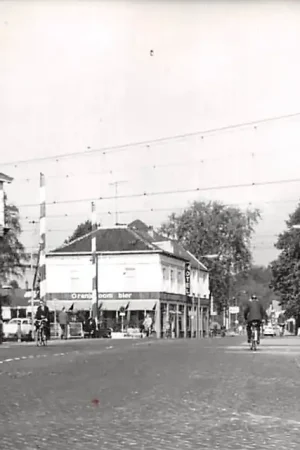 Ede Stationsweg met spoorwegovergang bij het Station Telefooncel Spoorwegen Veluwe HC59049 Oryginalny