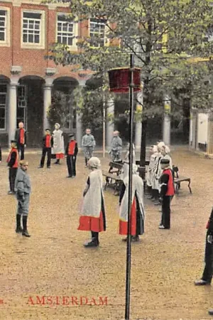 Ekspresowa dostawa Amsterdam Burger Weeshuis Jongens en meisjes Korfbal Sport 1900 Klederdracht Kind Vintage HC58829