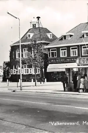 Valkenswaard Markt met Gemeentehuis Bus station met reclame Hofnar sigaren Noord-Brabant HC58799 Rabat