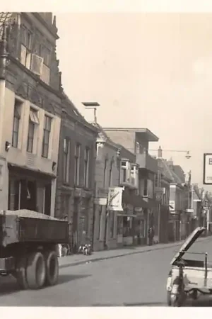 Najlepsza cena Coevorden Friesestraat met Bus halte E.D.S. Vrachtauto GRUNO 1950 Drenthe HC58794