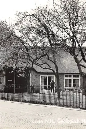 Ekspresowa dostawa Laren (NH) Geologisch Museum Hofland Zevenend 1973 HC58452