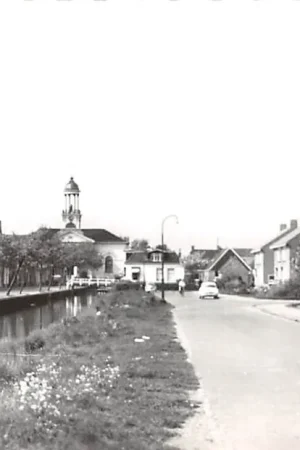 Tylko dziś Sint Jacobiparochie Zuideinde met Herv. Kerk 1966 Friesland HC58435