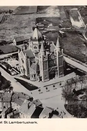 Najlepsza cena Maastricht Emmaplein met St. Lambertuskerk 1927 KLM Luchtfoto 27-137 HC57936