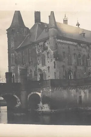 Zwrot pieniędzy Heeswijk Originele foto van het kasteel in verval Noord-Brabant HC57892