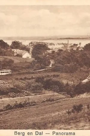 Berg en Dal Panorama met tram 1929 Nijmegen HC57679 Ostatnia szansa