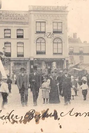 Najlepsza cena Gouda Wijdstraat met volk 1900 Winkel de Zon Filiaal Vroom & Dreesmann Gompers HC57412