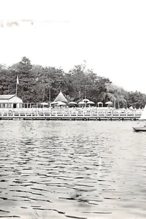 Reeuwijk Zwembad en Restaurant Elfhoeven 1964 Reeuwijkse Plassen HC57249 Promocja