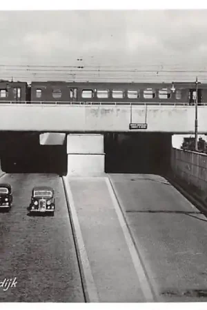 Kup teraz Rotterdam Tunnel Beukelsdijk met trein Spoorwegen Treinen HC57198