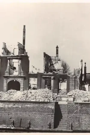 Middelburg Oost-Indisch Huis Ruïne na bombardement Mei 1940 WO2 HC57079 Zamów teraz