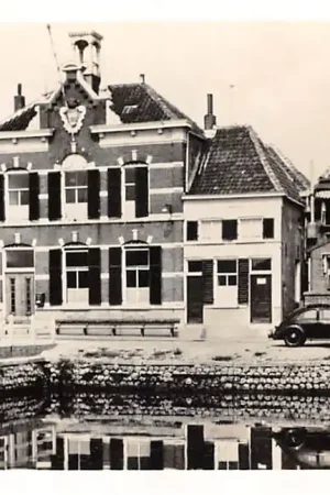 Popularny Oude Tonge Raadhuis VW 1955 HC57077