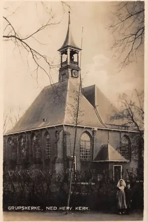 Grijpskerke Ned. Hervormde Kerk Type fotokaart Kind in klederdracht Veere Walcheren HC57005 Autentyczny
