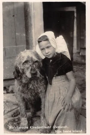 Walcheren Walchersche Kleederdracht Mijn beste vriend Meisje in klederdracht met haar hond Vintage HC56997 Szybka dostawa
