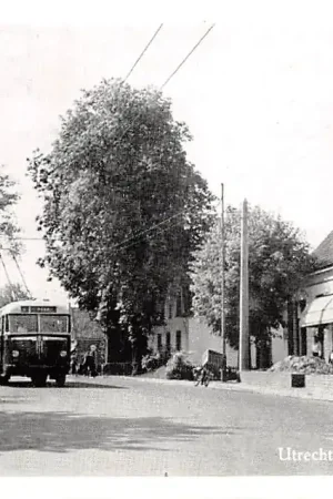 Najlepsza cena Oosterbeek bij Arnhem Utrechtsestraatweg met trolleybus 1950 Bus HC56898