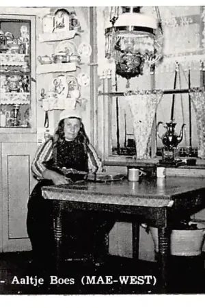 Autentyczny Marken Binnenhuis Aaltje Boes (Mae-West) Klederdracht Vintage HC56815