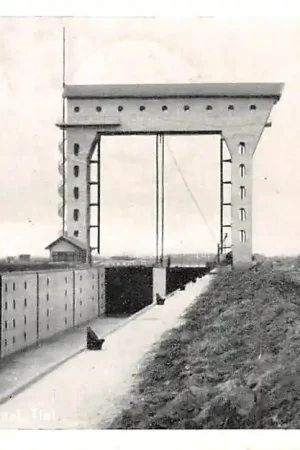 Tiel Sluis Amsterdam-Rijnkanaal 1952 Binnenvaart Scheepvaart Betuwe HC56421 Popularny