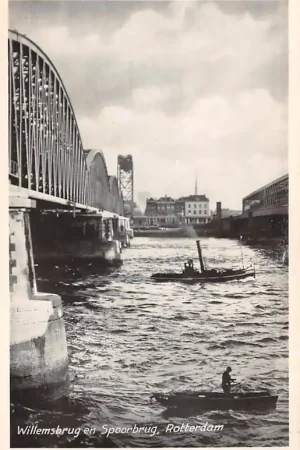 Popularny Rotterdam Willemsbrug en Spoorbrug Maas Sleepboot HC56311