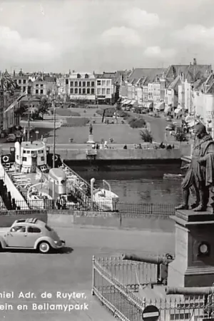 Wysoka jakość Vlissingen Standbeeld Michiel Adr. de Ruyter Beursplein en Bellamypark VW Auto 1963 HC56393