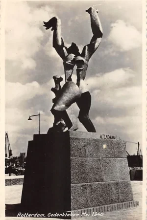 Rotterdam Gedenkteken Mei 1940 Standbeeld Verwoeste Stad O. Zadkine Monument WO2 HC56285 Zamów teraz