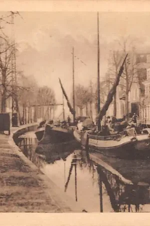 Sneek Kleinzand met binnenvaart schepen HC56186 Oferta