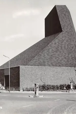 Wateringen R.K. Kerk 1973 Westland HC55977 Ostatnia szansa