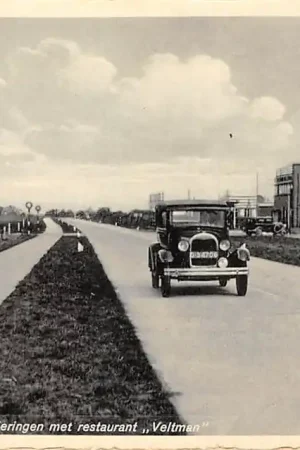 Popularny Betonweg over Wieringen met restaurant Veltman Auto HC55386