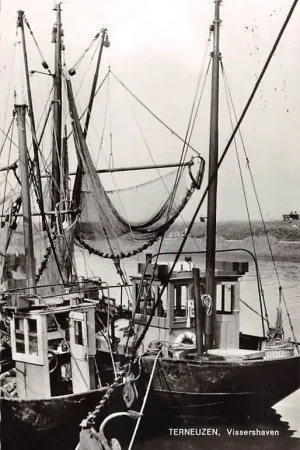 Terneuzen Vissers haven met schepen Zeeuws-Vlaanderen HC55005 Zamów teraz