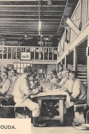 Gouda Kazerne Middagmaal Infanterie Militair Soldaten 1913 Gompers HC54829 Premium