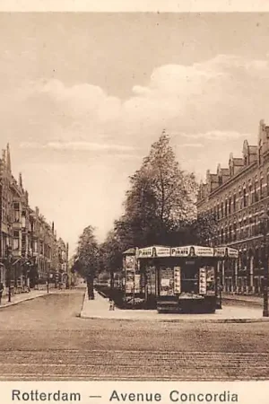 Rabat Rotterdam Avenue Concordia met rechts Harley Davidson Garage HC54687