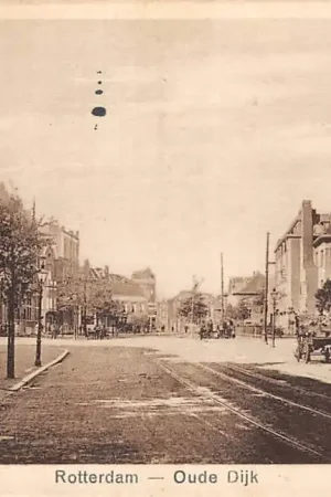 Najlepsza cena Rotterdam Oude Dijk 1937 met Autoline Benzinepomp Ontwerp van W.H. Gispen en vervaardigd door N.V. Riel & de Graaf uit Den Haag HC54638