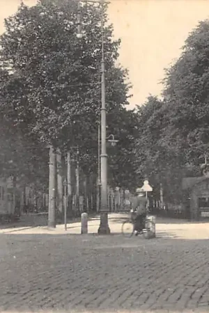 Ostatnia szansa 's-Gravenhage Lange Vijverberg 1919 met HTM Tram Lijn 8 HC54547