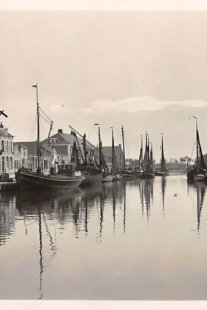 Brouwershaven Haven met binnenvaart en vissers schepen 1937 Go16 Schouwen-Duiveland HC54494 Oferta