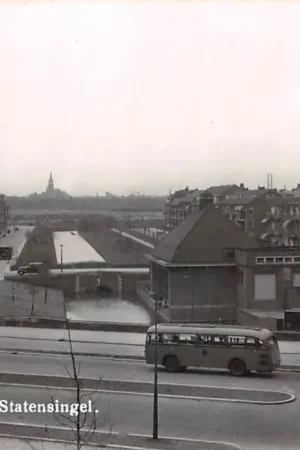 Rotterdam Blijdorp Statensingel met auto bus HC54435 Premium