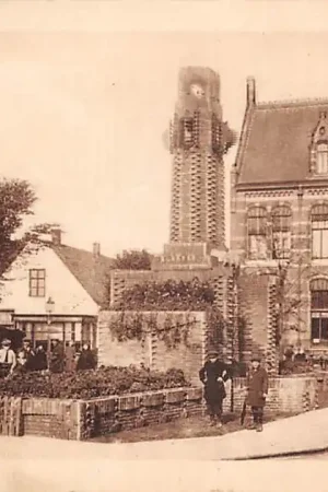 Hilversum Postkantoor en Monument 1921 HC54259 Promocja