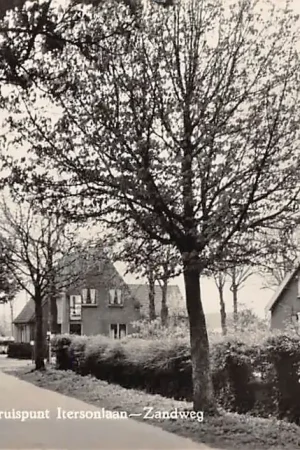 Wyprzedaż Oostvoorne aan Zee Kruispunt Itersonlaan - Zandweg 1958 HC54122