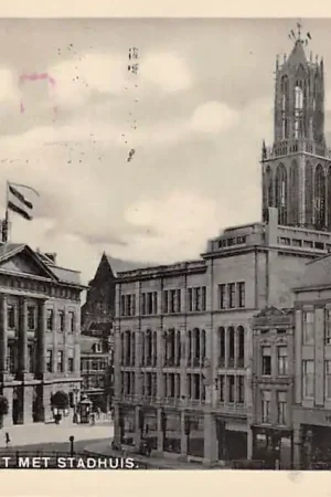 Rabat Utrecht Oude Gracht met Stadhuis en Dom 1942 HC53878