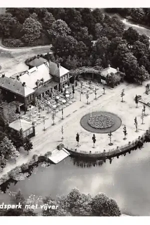 Groningen Paviljoen Stadspark met vijver 1957 Luchtfoto KLM no. 19428 HC53701 Darmowa dostawa